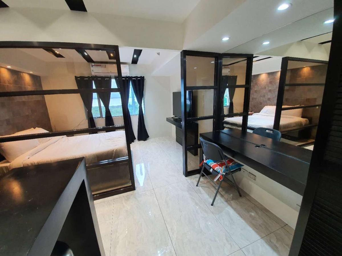 Burgundy Mckinley Place Service Apartment Manila Ngoại thất bức ảnh