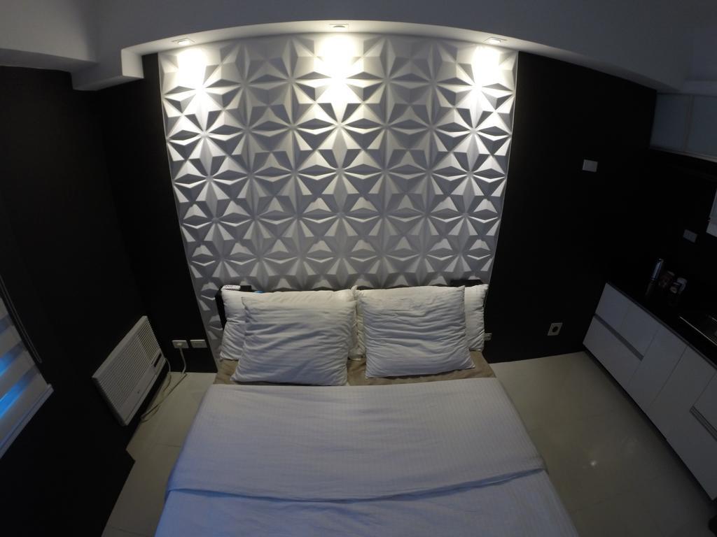 Burgundy Mckinley Place Service Apartment Manila Ngoại thất bức ảnh