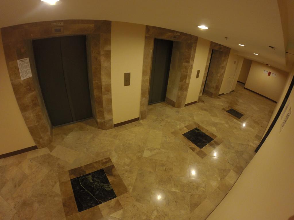 Burgundy Mckinley Place Service Apartment Manila Ngoại thất bức ảnh