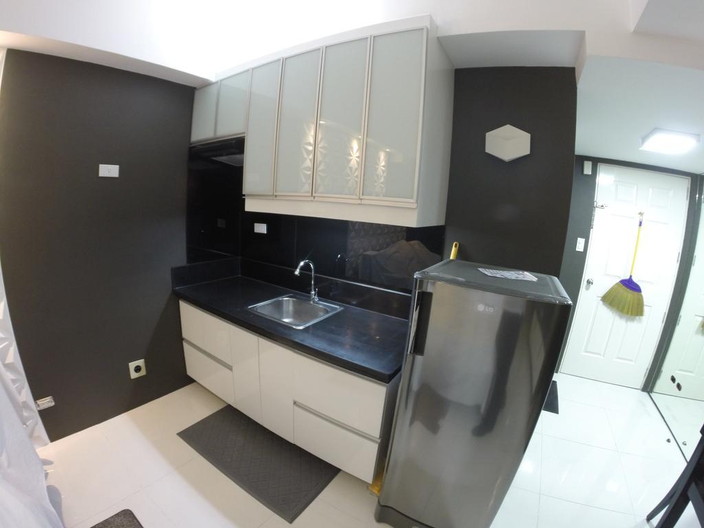 Burgundy Mckinley Place Service Apartment Manila Ngoại thất bức ảnh
