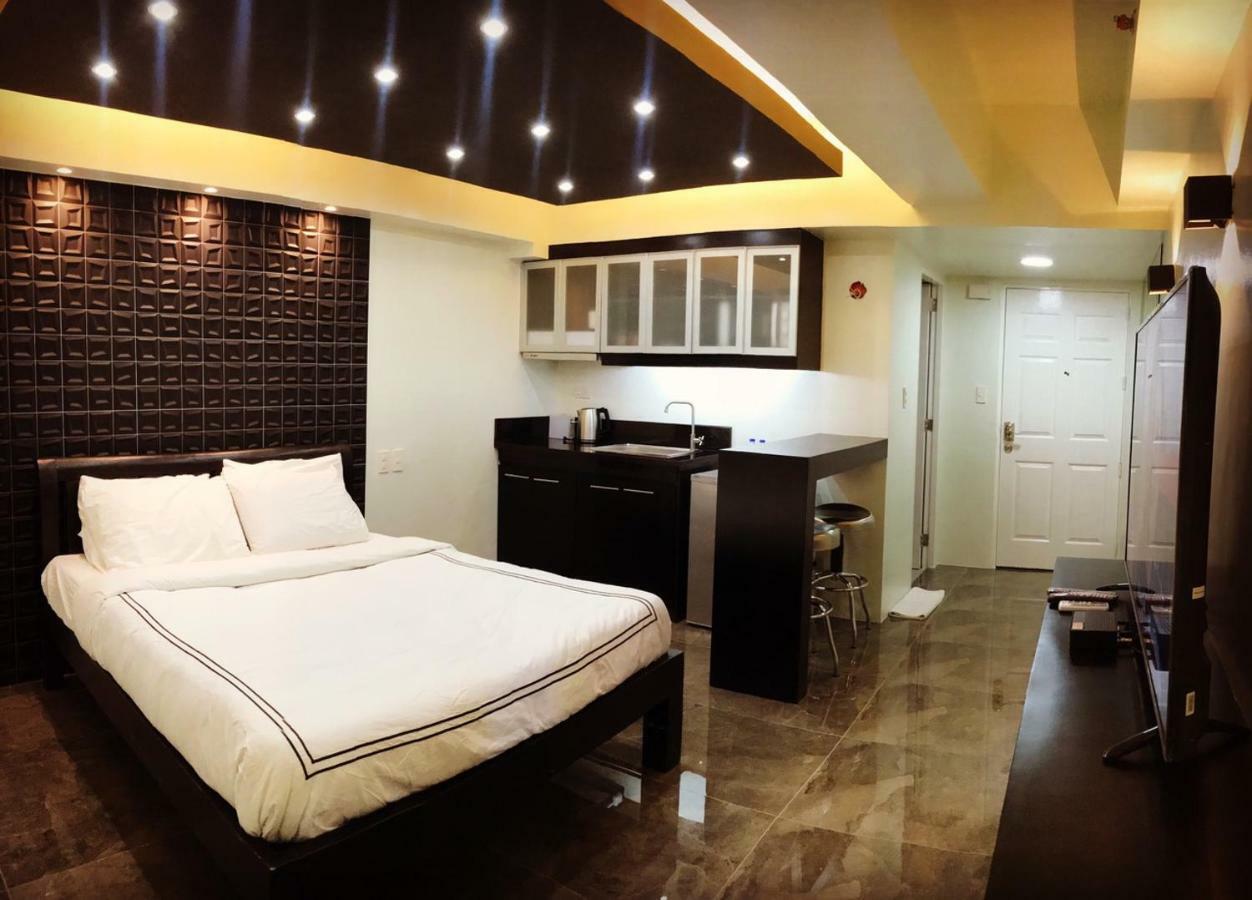 Burgundy Mckinley Place Service Apartment Manila Ngoại thất bức ảnh
