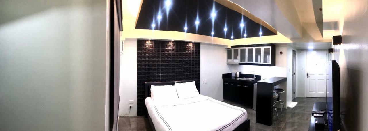Burgundy Mckinley Place Service Apartment Manila Ngoại thất bức ảnh