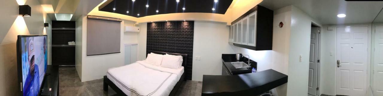 Burgundy Mckinley Place Service Apartment Manila Ngoại thất bức ảnh